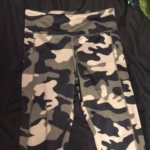 camo leggings🦋LAST CHANCE🦋